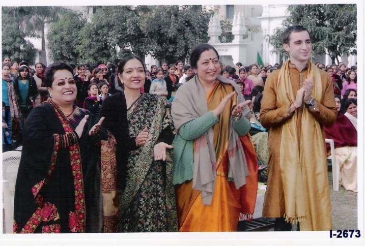 En compagnie de Madame Seema Jain, Madame Satinder Kaur et de Madame la Principale Atima Sharma