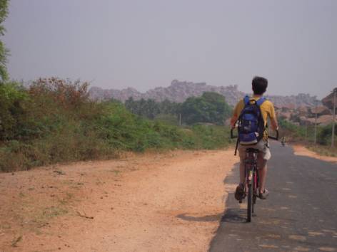 Si vous voulez faire le grand tour de Hampi : louez des vélos !