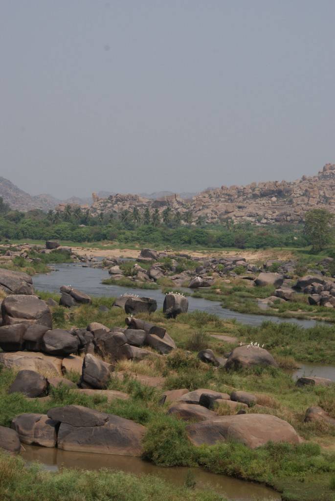 Le fleuve qui coule à Hampi